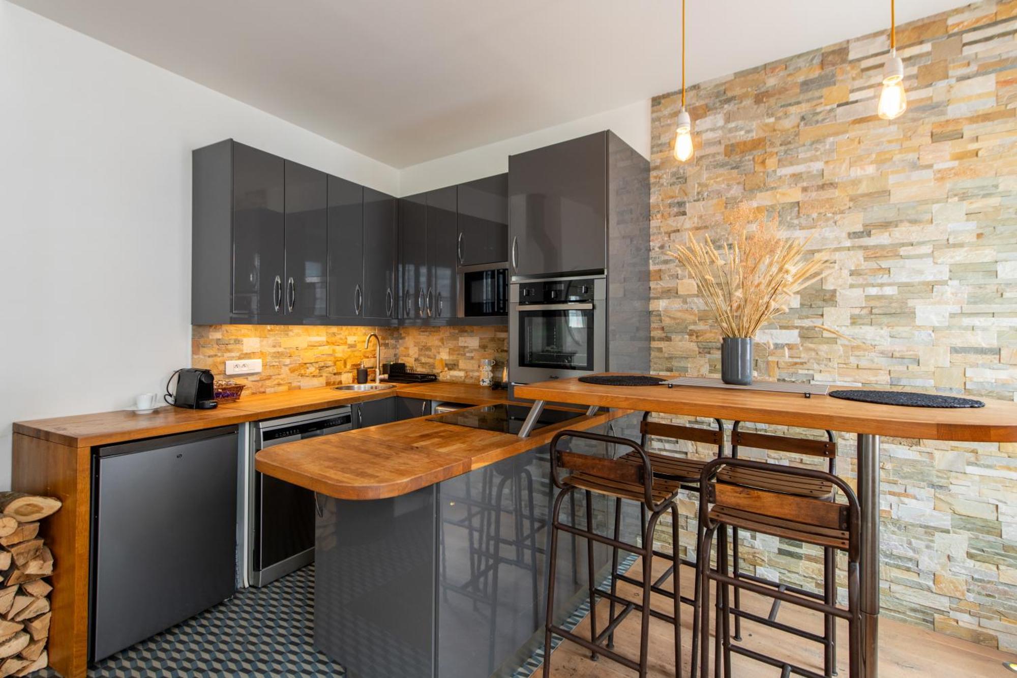 Amazing Loft In The Vibrant Area Near The Famous Bastille's Place * Parijs